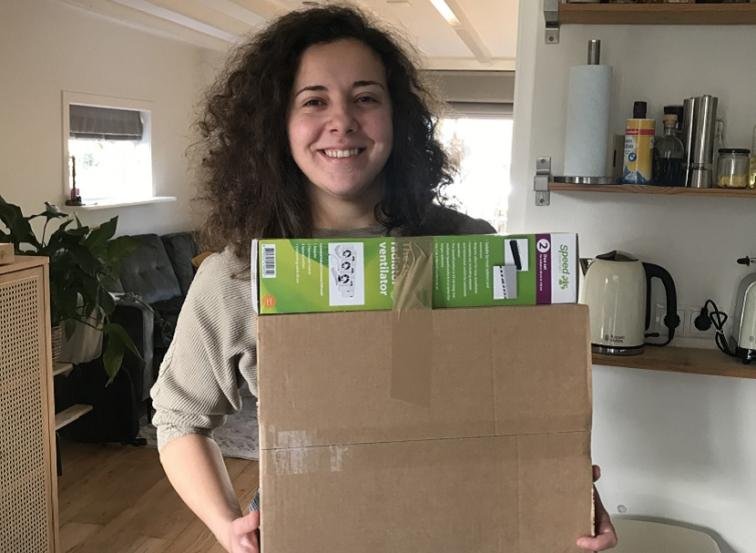 Angela Gjekanovikj heeft haar pakket binnen