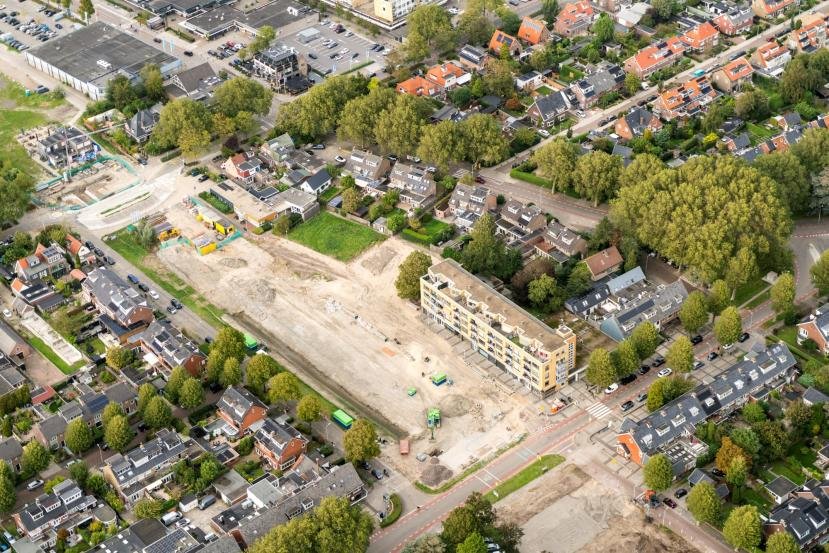 Luchtfoto Badhoevedorp met bouwrijp maken Centrum Oost