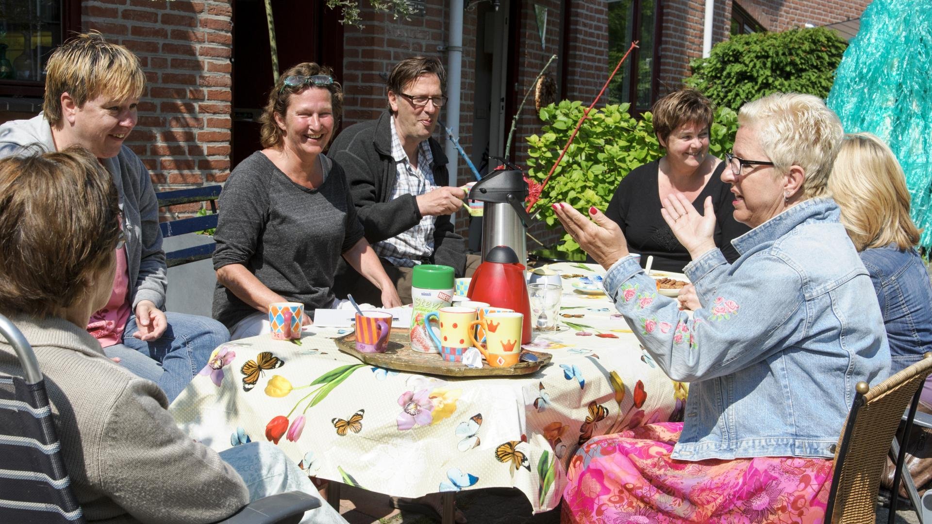 Inwoners Haarlemmermeer gezellig aan tafel