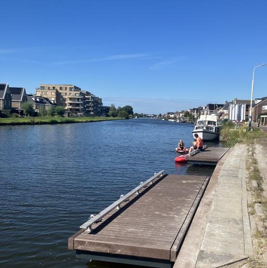 Afbeelding: foto van aanlegsteigers in Lisserbroek