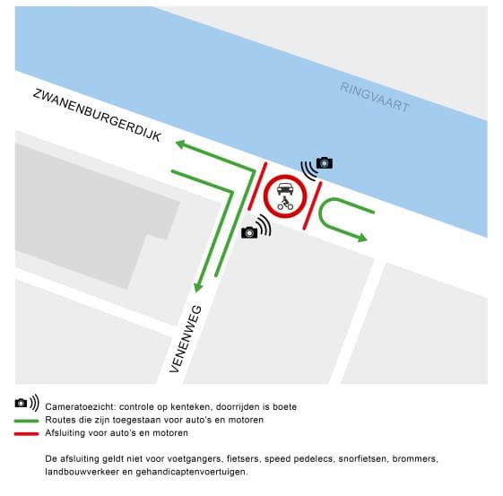 Afbeelding: kaart van de afsluiting. Groene pijlen geven de toegestane routes aan voor auto's en motoren. De rode lijnen geven aan waar de afsluiting precies is. Icoontje camera's laten zien waar er cameratoezicht is.