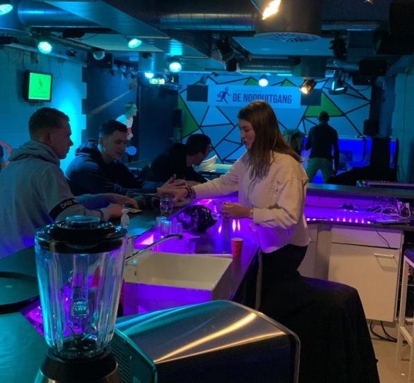 De bar van De Nooduitgang