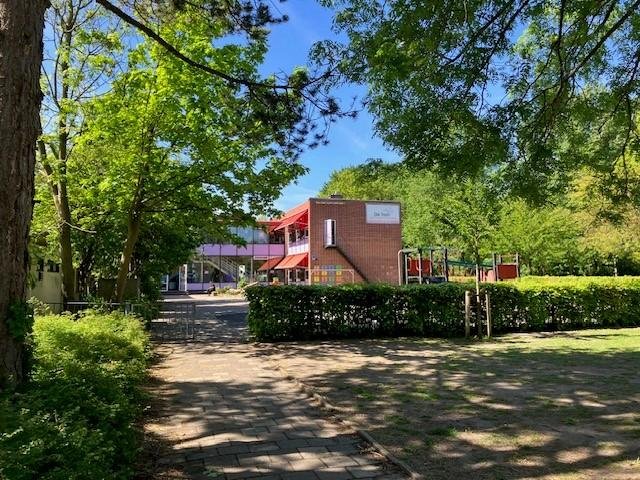 huidige schoolgebouw Dik Tromschool