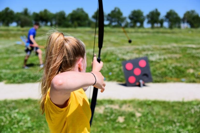 Afbeelding: foto boogschieter tijdens de PARK21 Zomerweken (Foto: Danny de Casembroot).