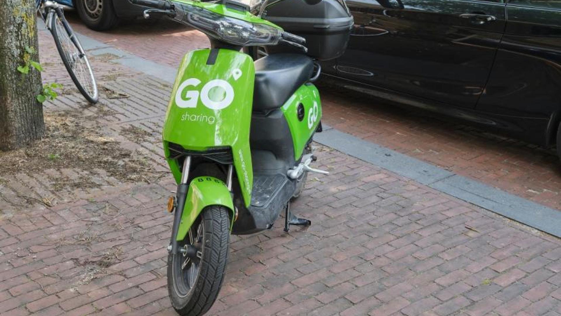 Een scooter van Go Sharing