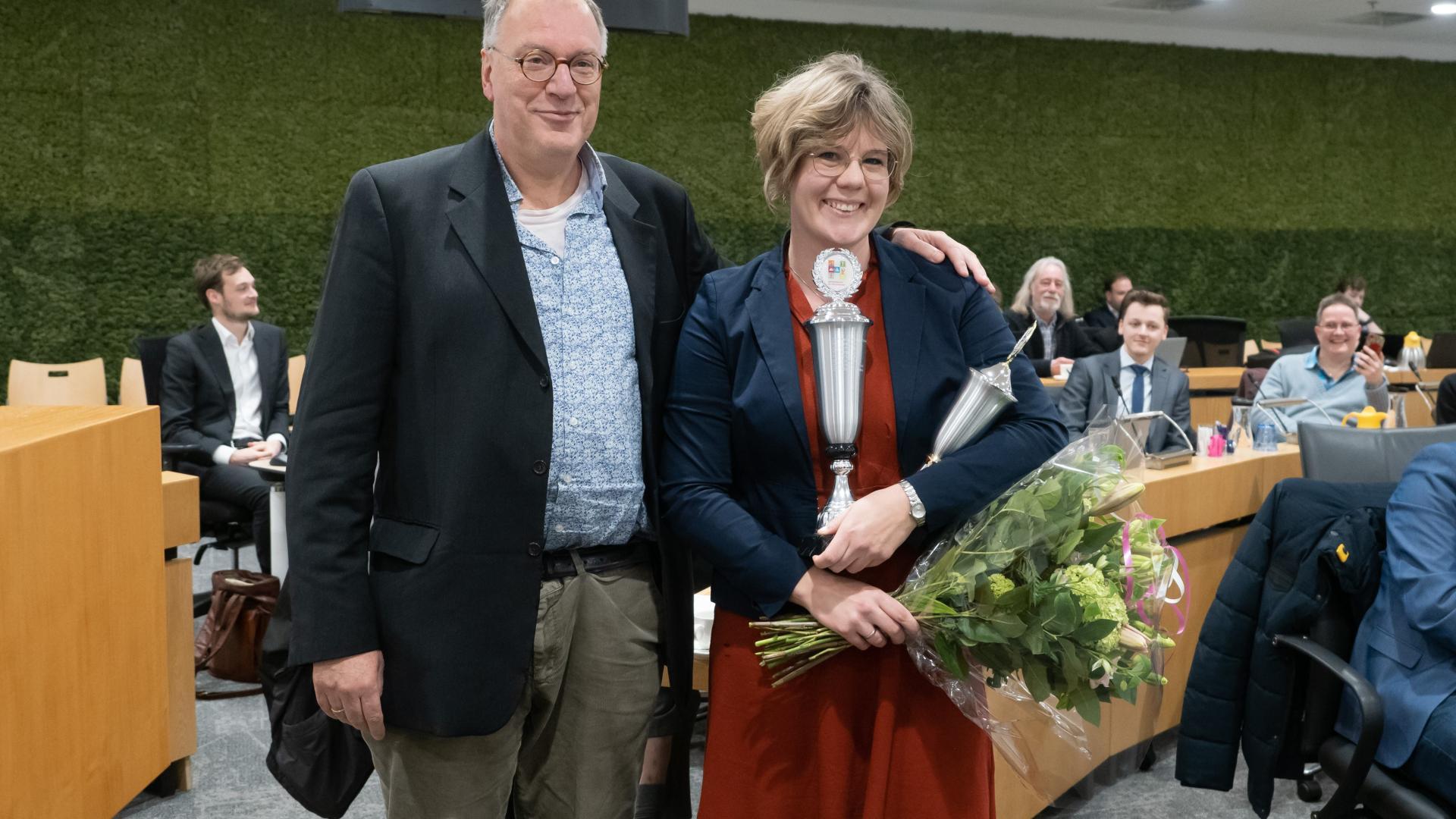 Frits Verhagen met politicus van het jaar 2022 Kim van Goethem