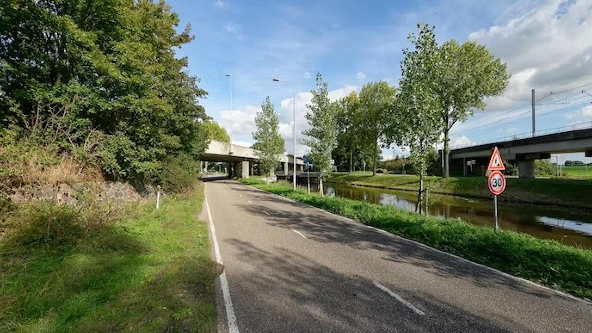 Lage brug bij de Hoofdvaartviaduct (A44) 
