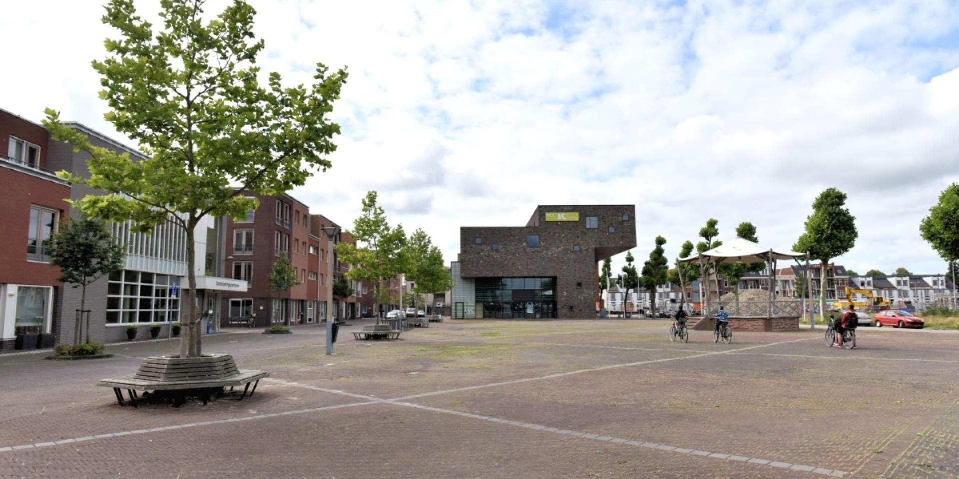 Het Harmonieplein in Nieuw-Vennep