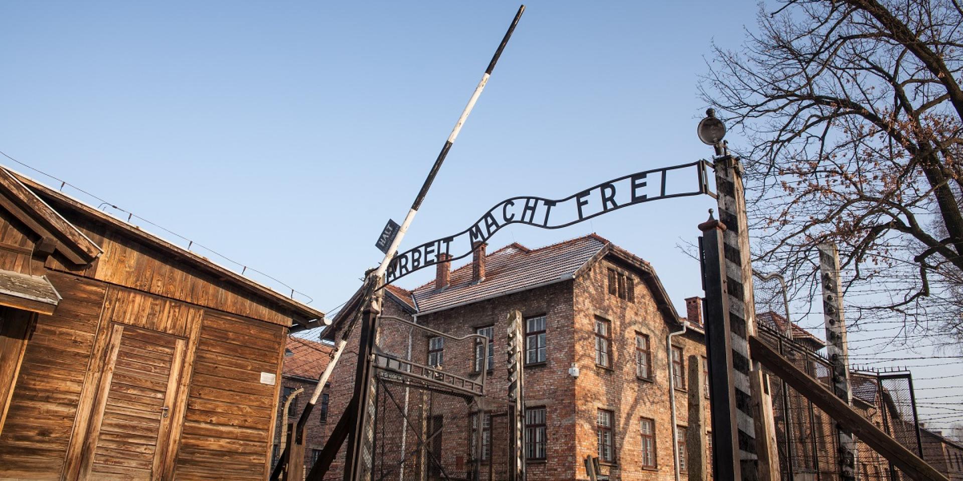 Het hek bij Auschwitz