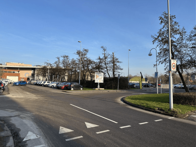Bestaande situatie locatie Centrumzicht Parkzicht, gezien vanaf de Burgemeester van der Willigenlaan.
