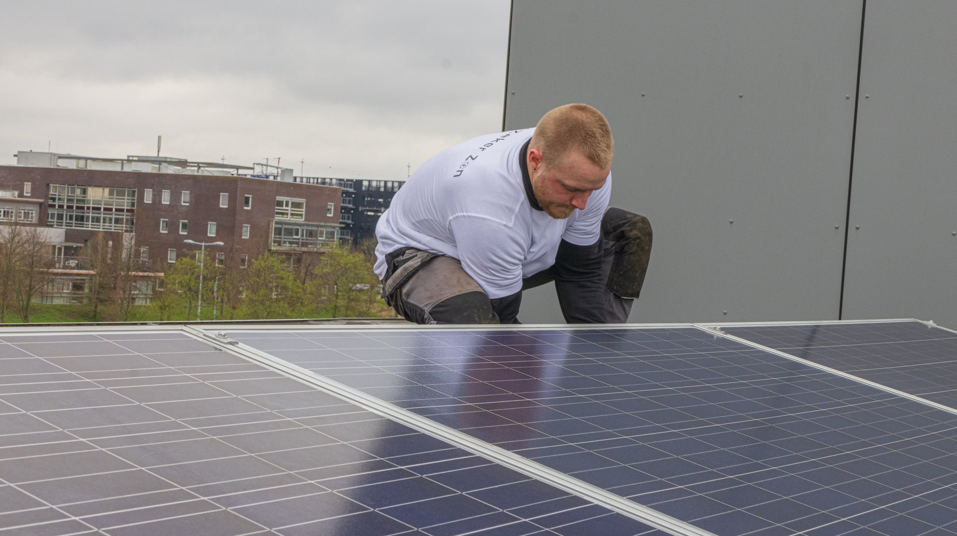 In 2023 konden inwoners met een laag inkomen gratis tweedehands zonnepanelen aanvragen.