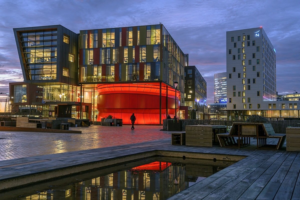 De theaterzaal van de Head First Group aan de Taurusavenue in Hoofddorp