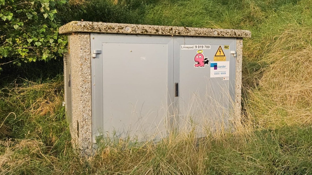 Een elektriciteitshuisje 