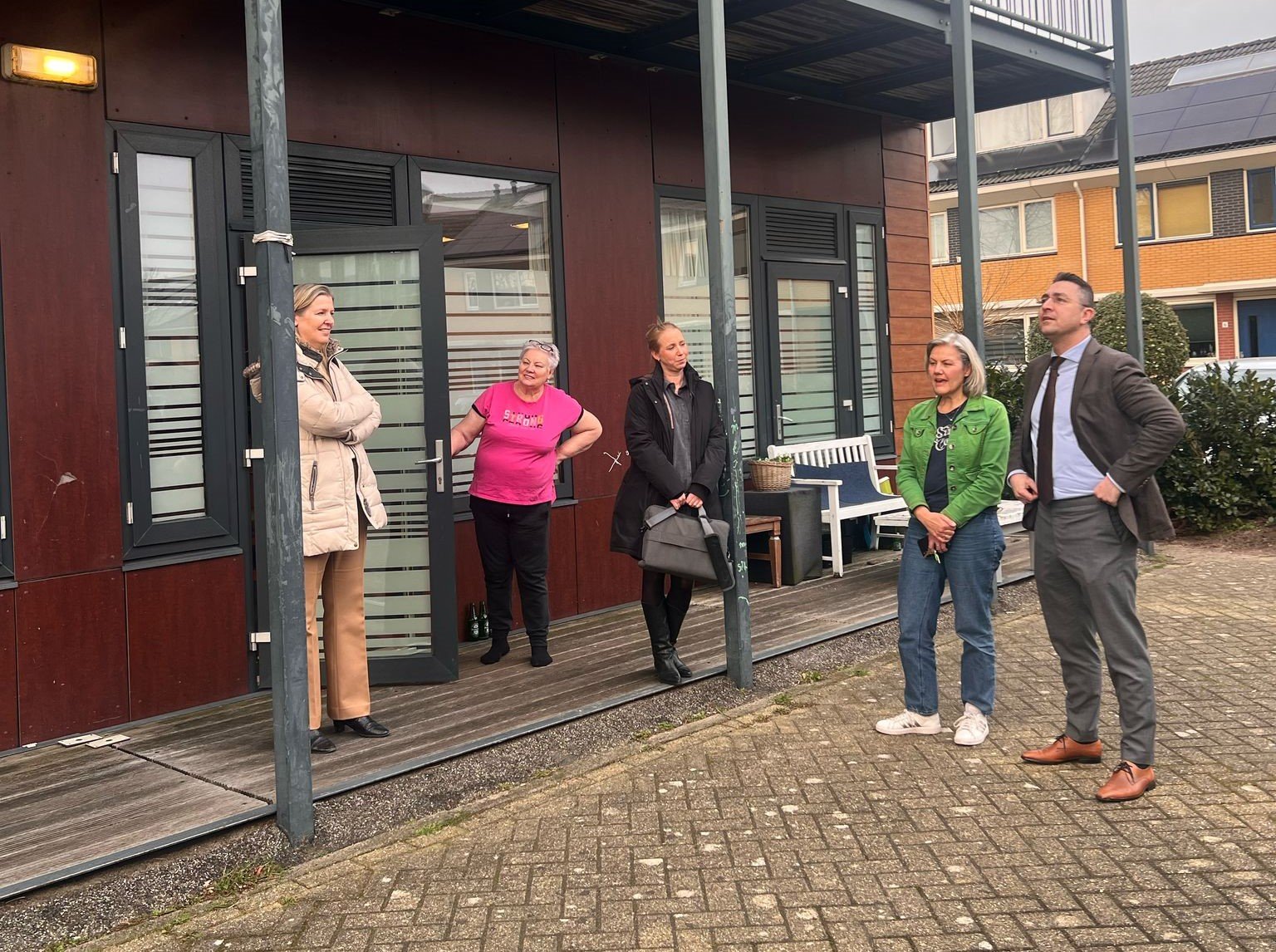 Wethouder Charif El Idrissie op bezoek bij opvang Wielestein.