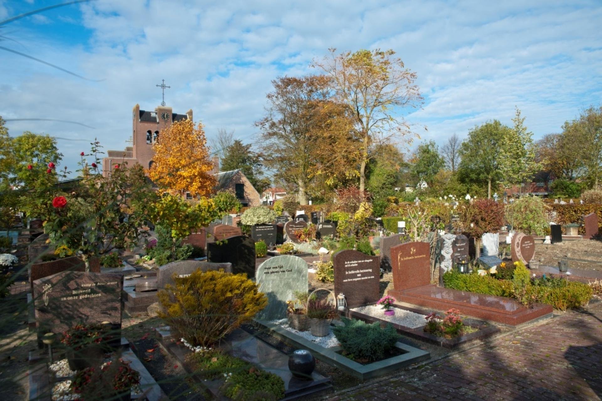 Graven op begraafplaats De Lindenhof