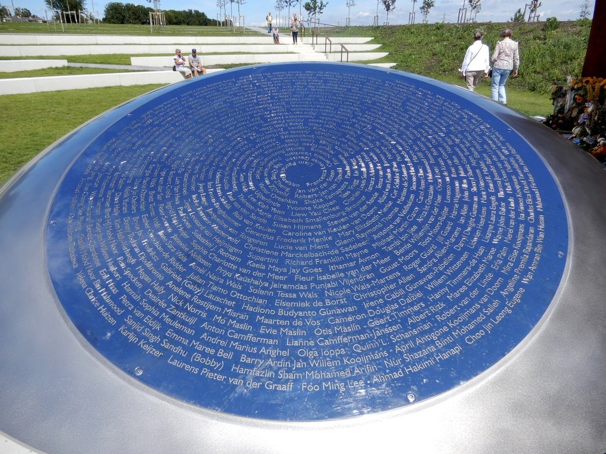 Het MH17-Monument in Vijfhuizen