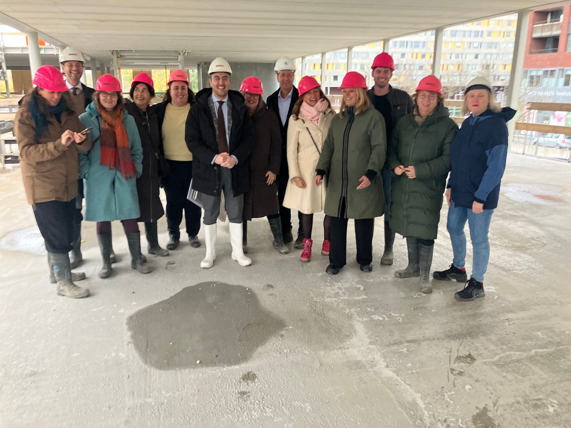 Het college van de gemeente Haarlemmermeer op de bouwplaats