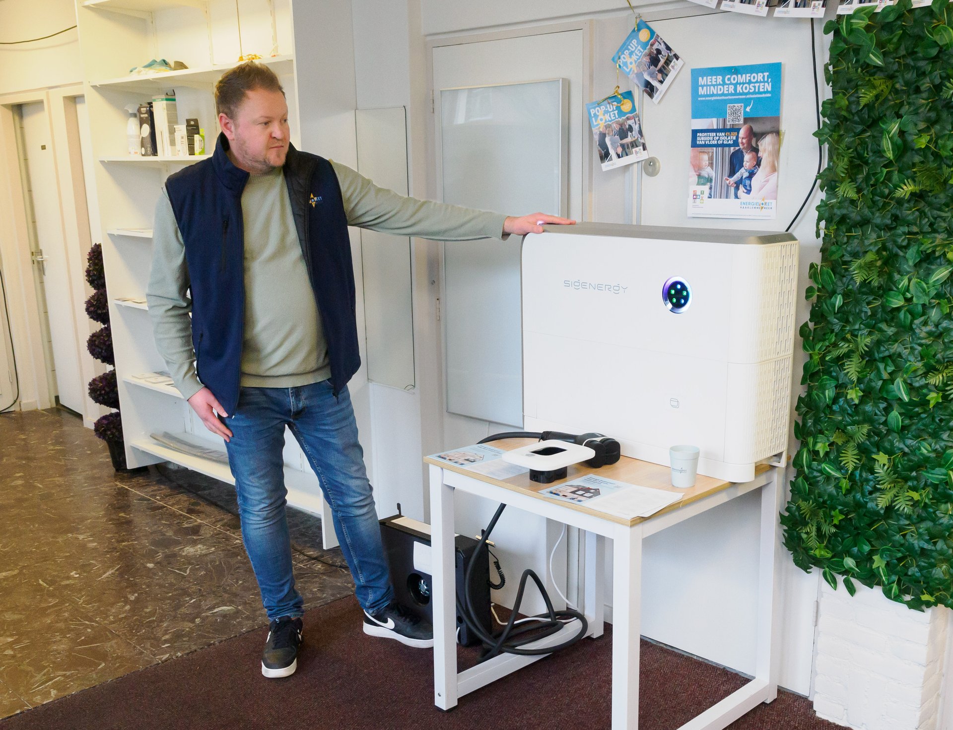 Mark bij het Energie Pop-Up Loket.